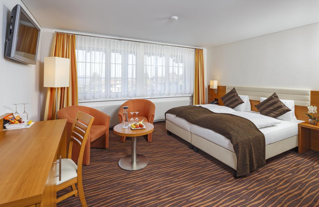 Seemoewe Swiss Quality Hotel Güttingen Rum bild